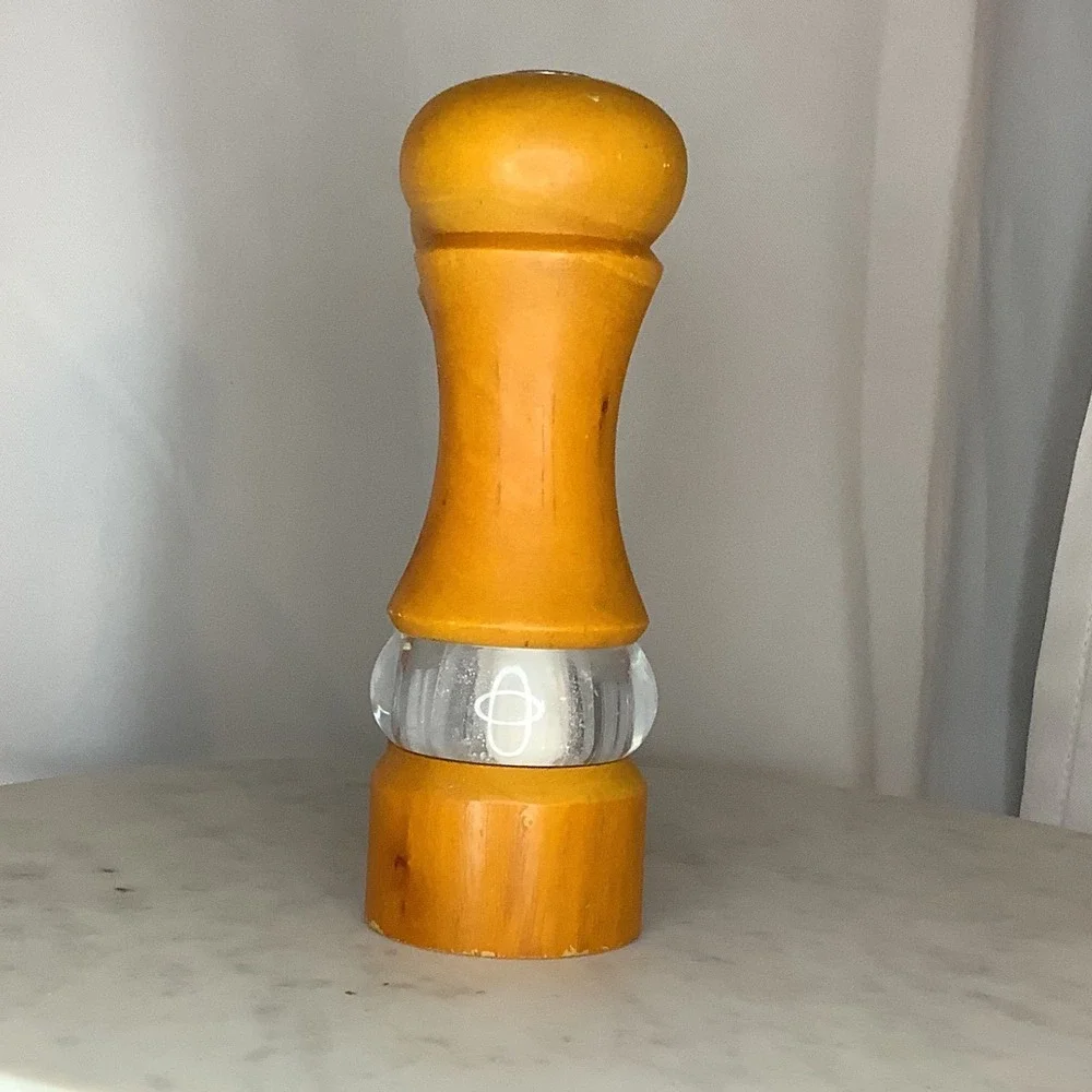 ODIE THOMPSON Salt &‎ Pepper Grinder Set Wood Lucite Vintage Kitchen Decor